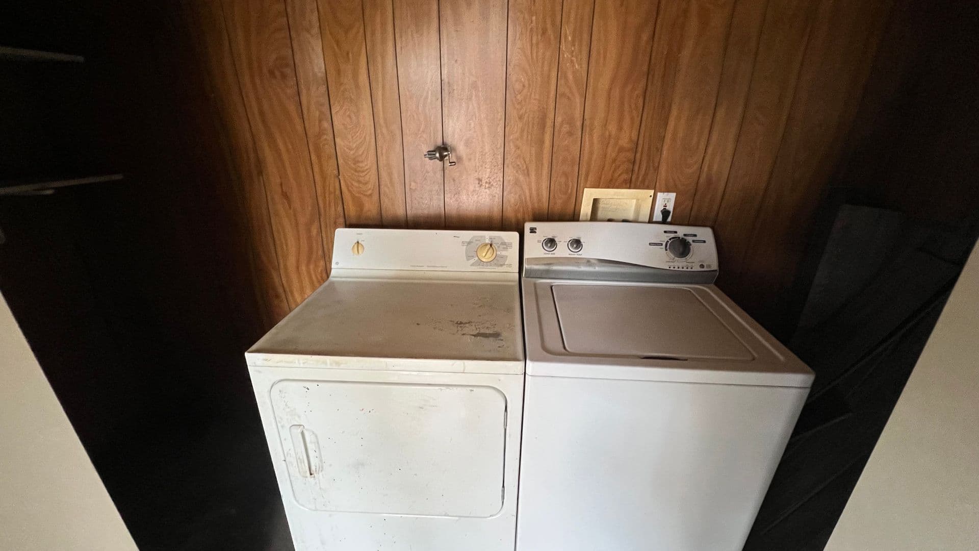 Russellville House: 117 W 18th St