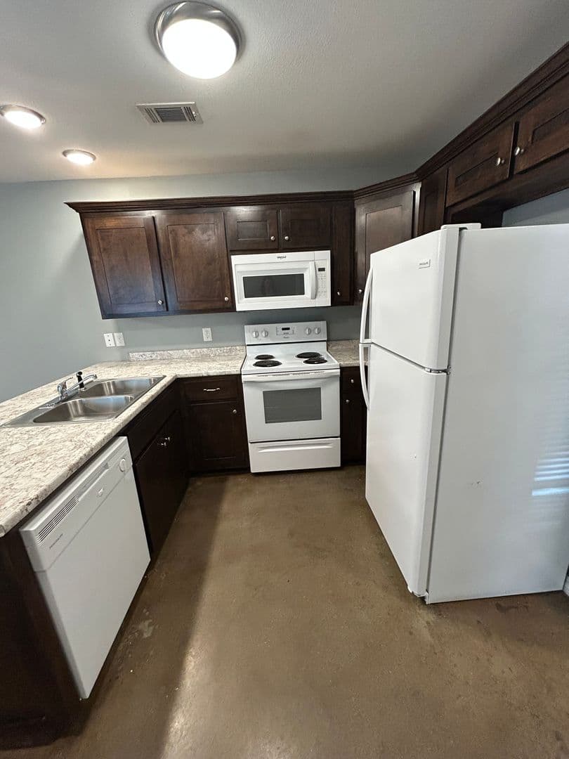 Dover Apartment: 103 Sequoya Dr. A & B