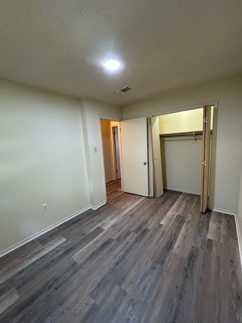 Russellville Apartment: 301 N Joplin Ave