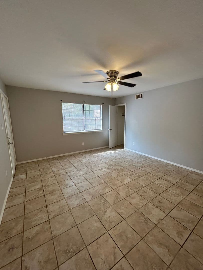 Russellville Apartment: 502 - 506 West 4th Pl