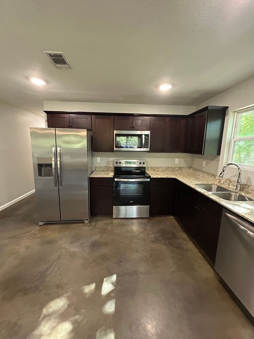 Dardanelle Apartment: 1513 - 1519 N. 2nd St.
