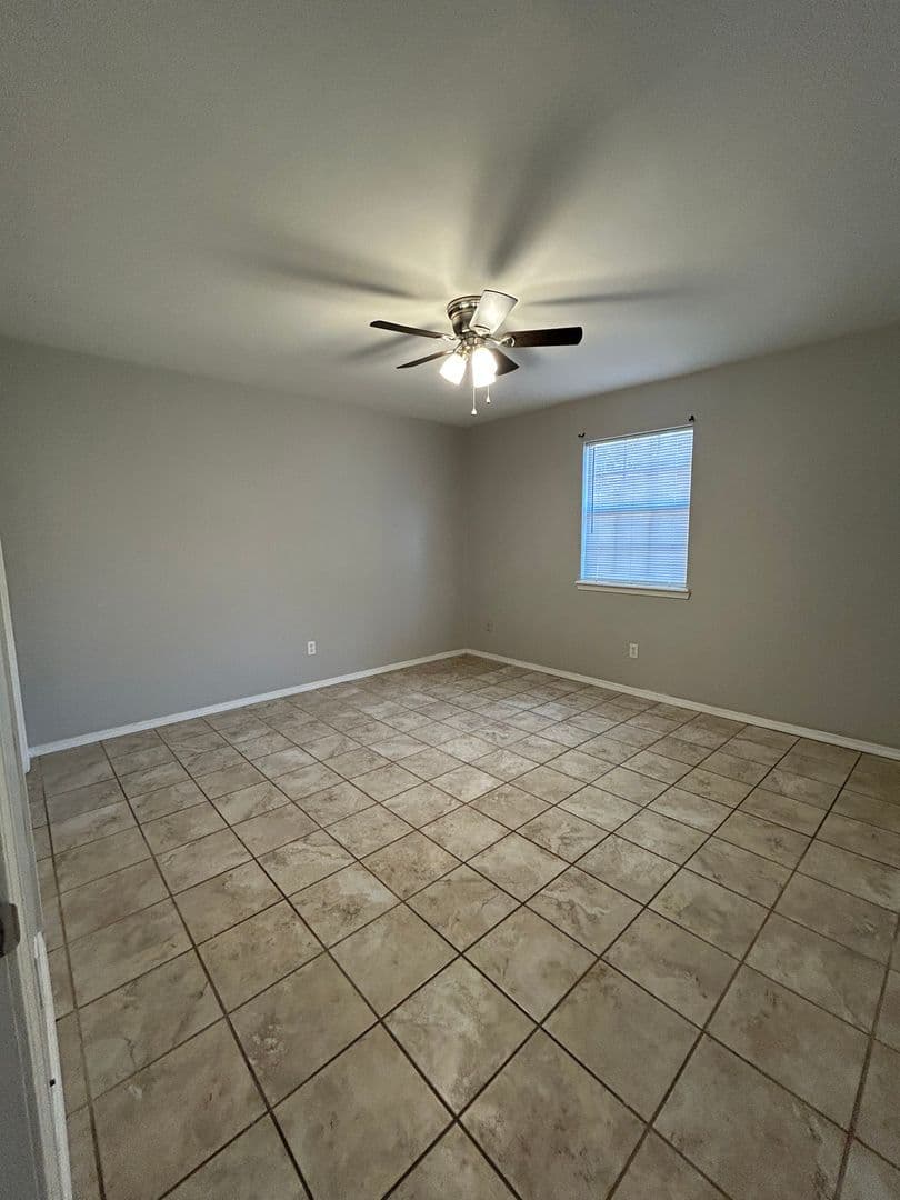 Russellville Apartment: 502 - 506 West 4th Pl