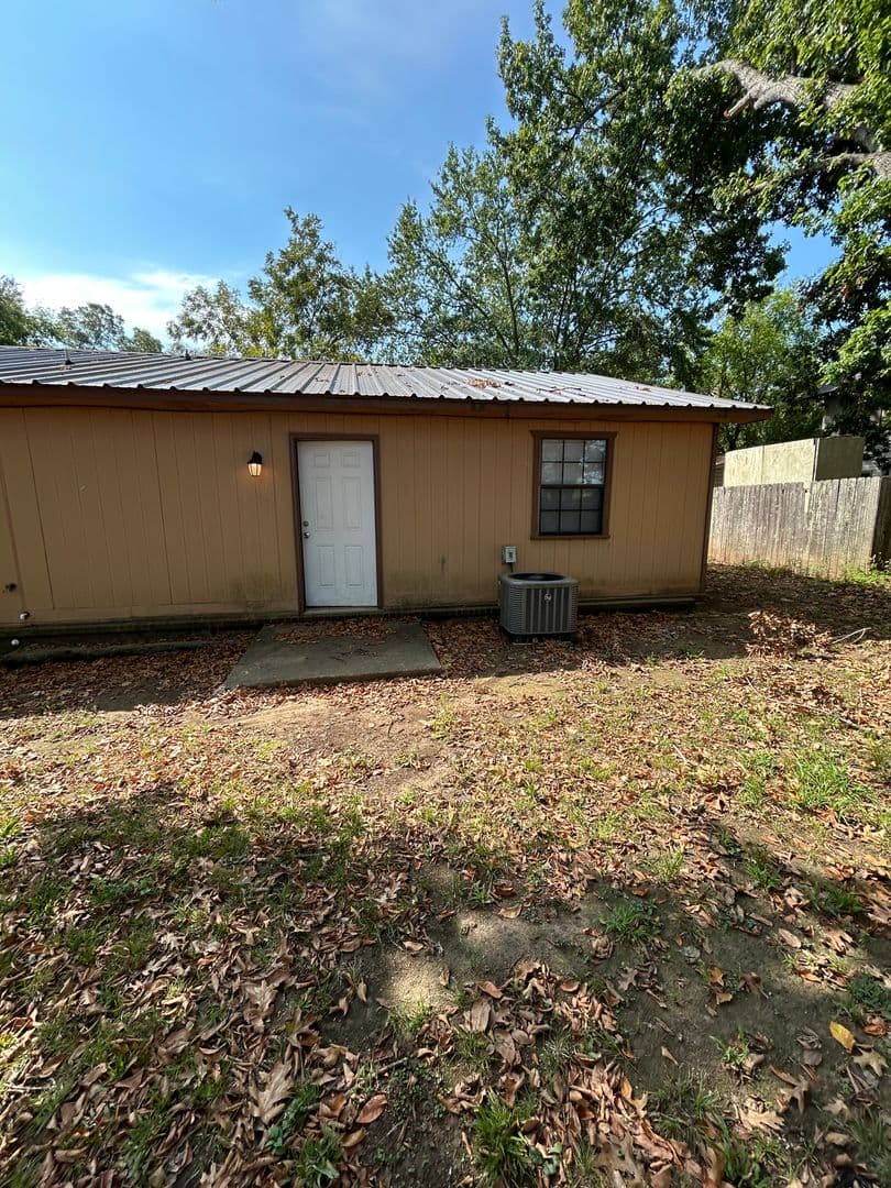 Russellville Apartment: 502 - 506 West 4th Pl