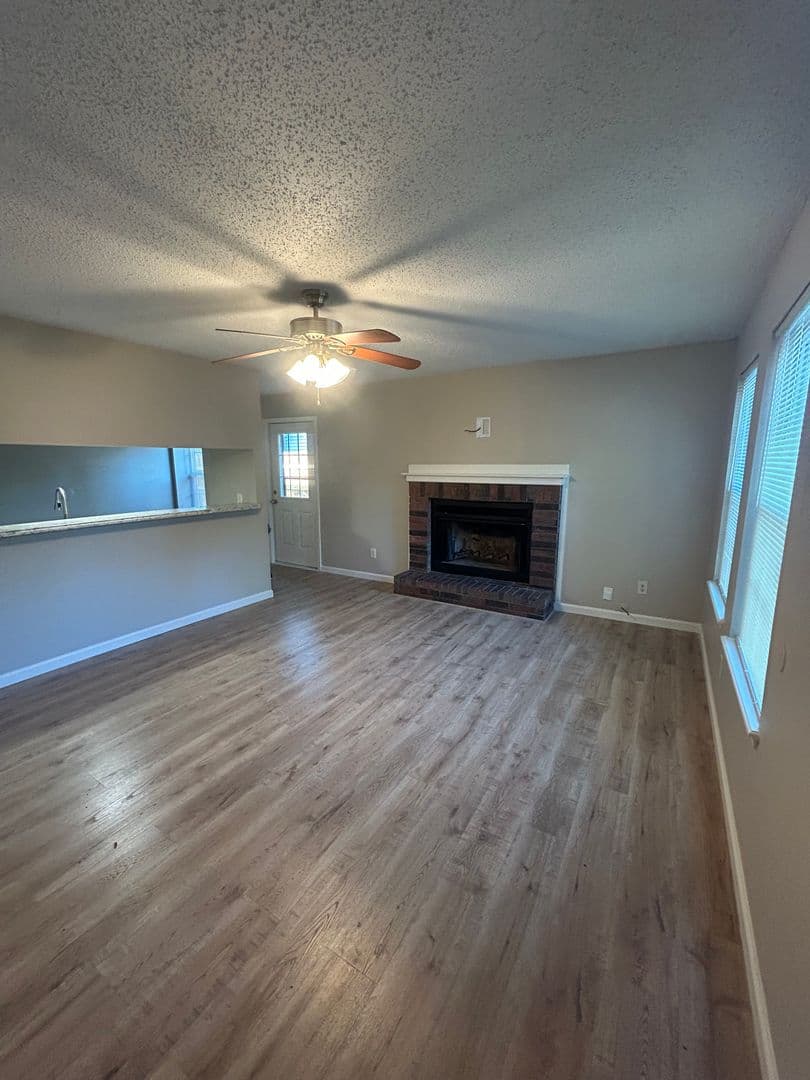 Russellville House: 2206 Timberwood Ln