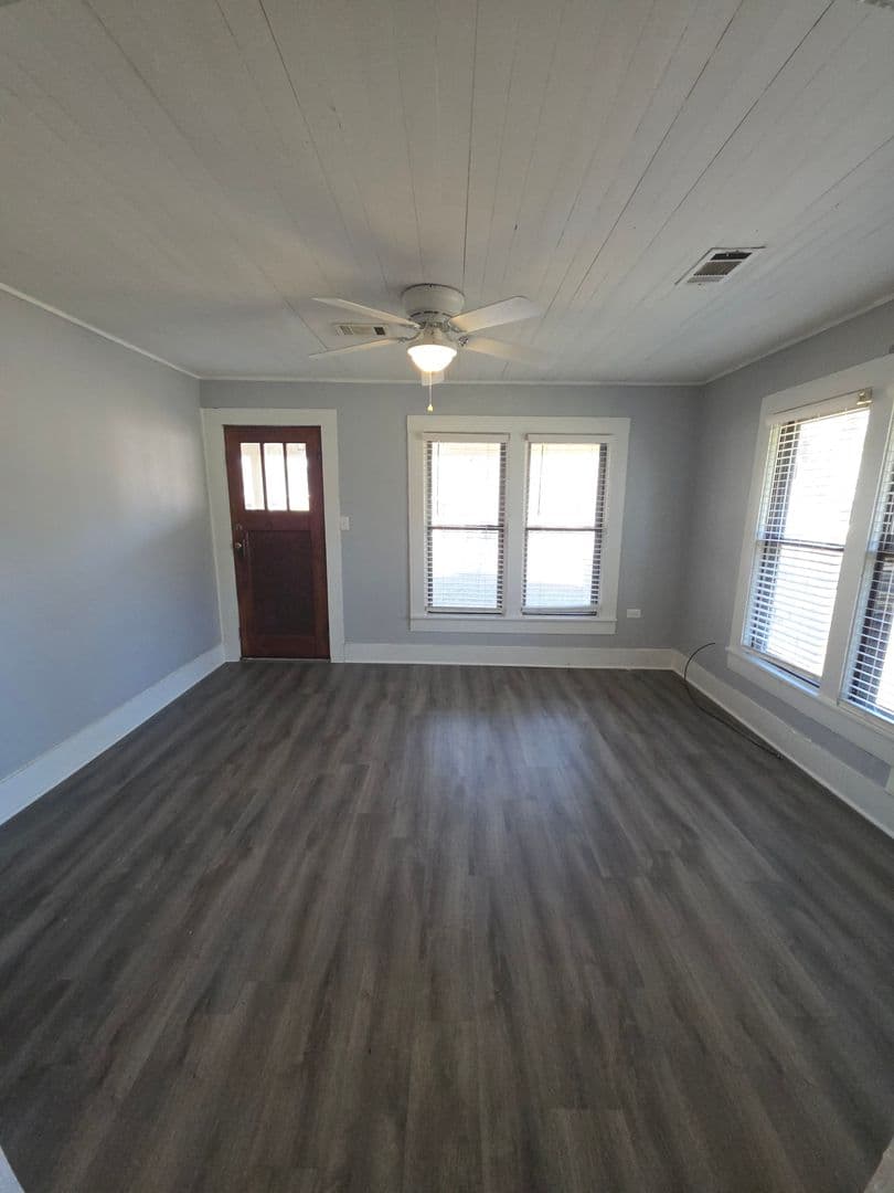Russellville House: 418 East L St.