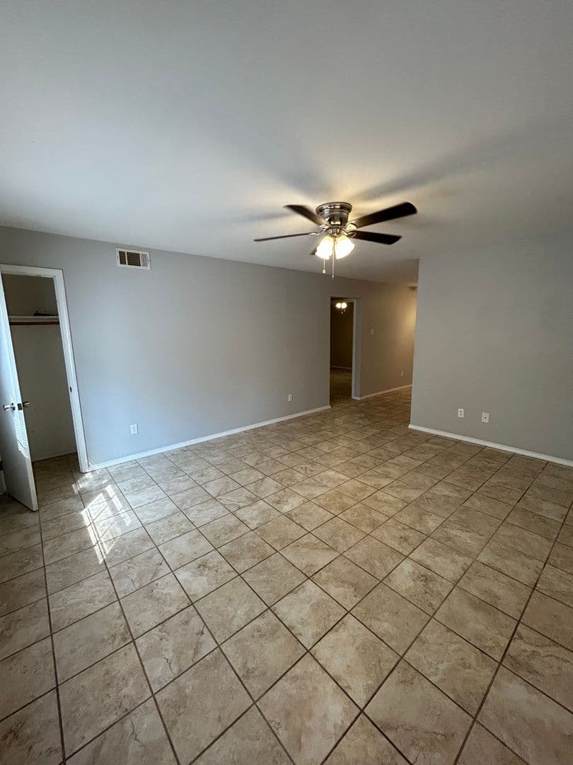 Russellville Apartment: 502 - 506 West 4th Pl