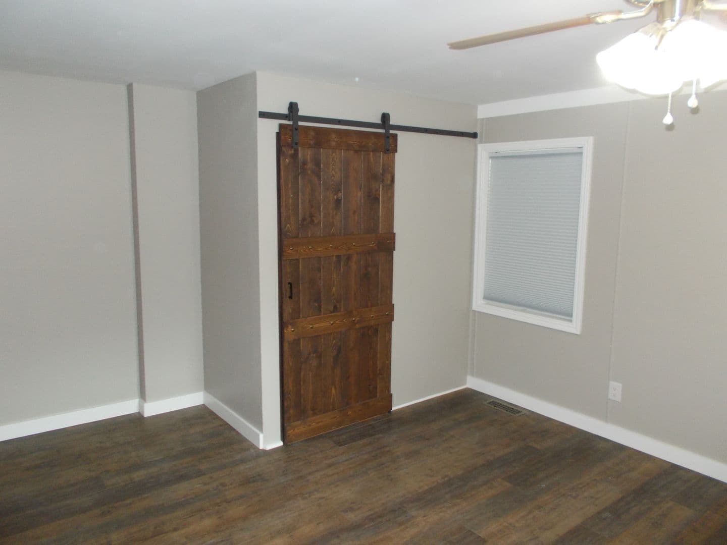 Russellville House: 215 S Seattle Ave