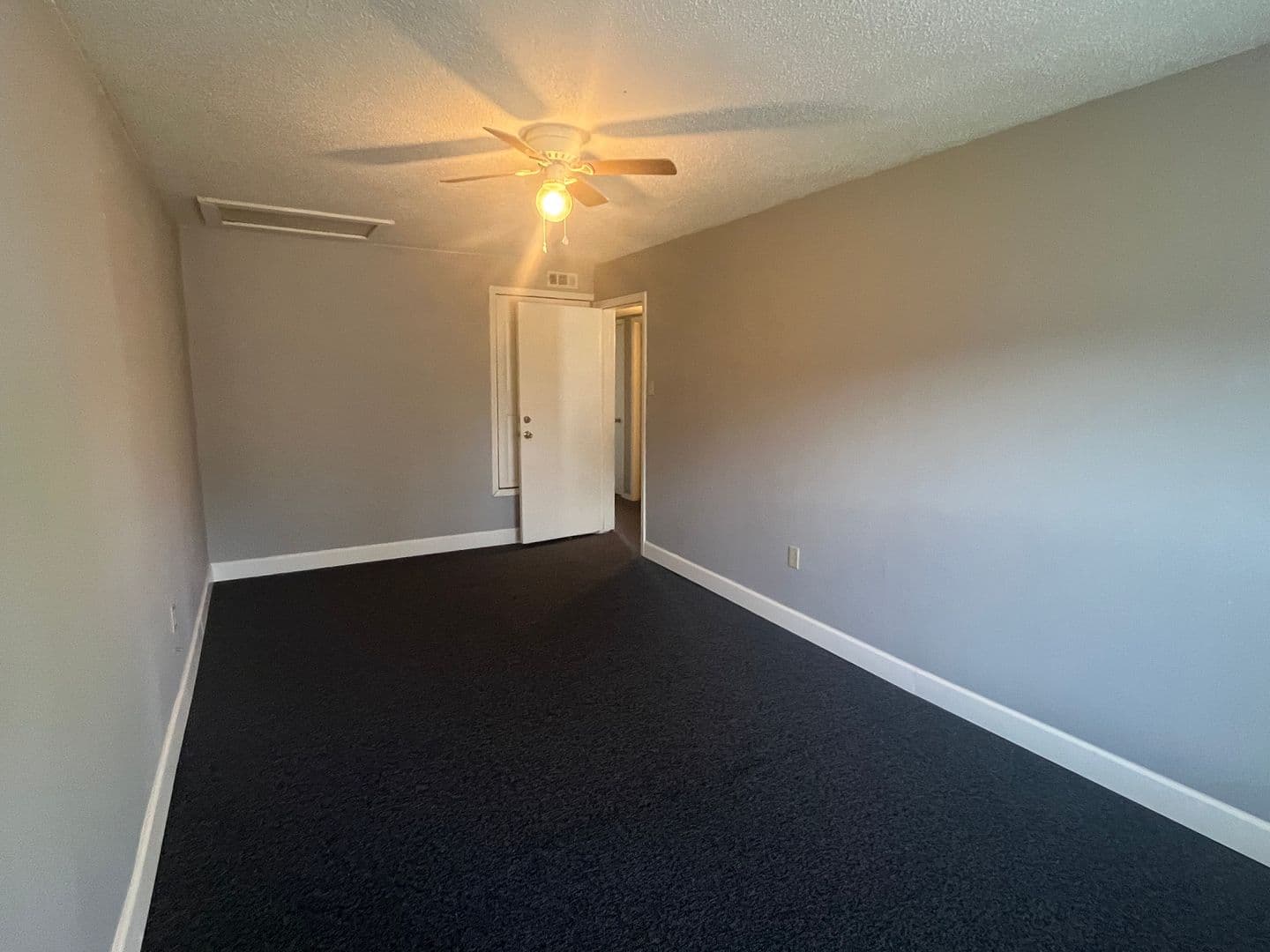 Russellville House: 2207 S. Hartford Cv.
