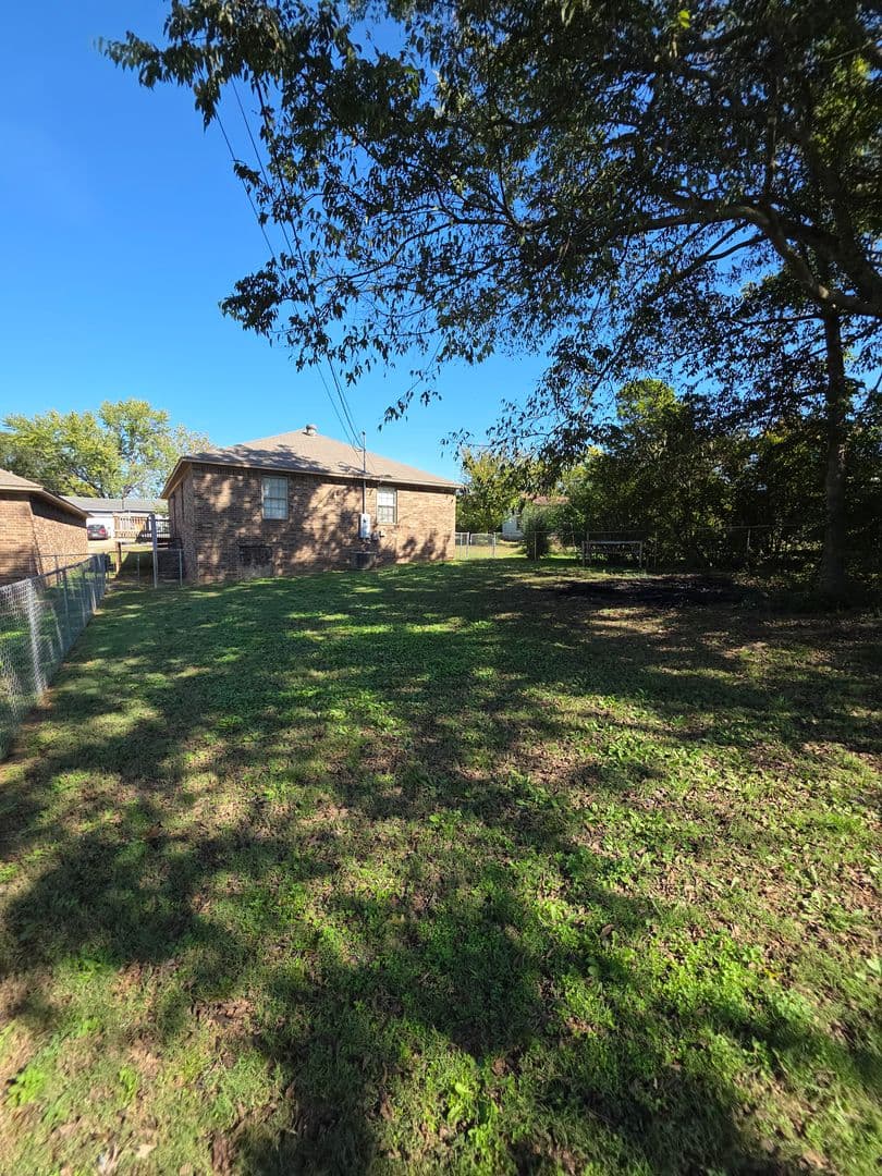 Russellville House: 813 W. 14th St