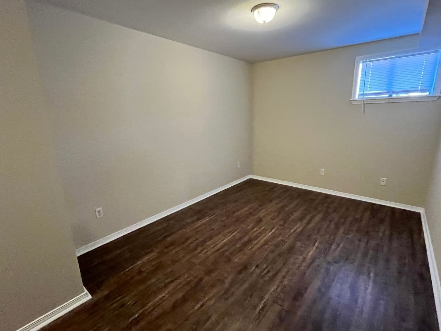 Russellville Apartment: 900 West 16th St.