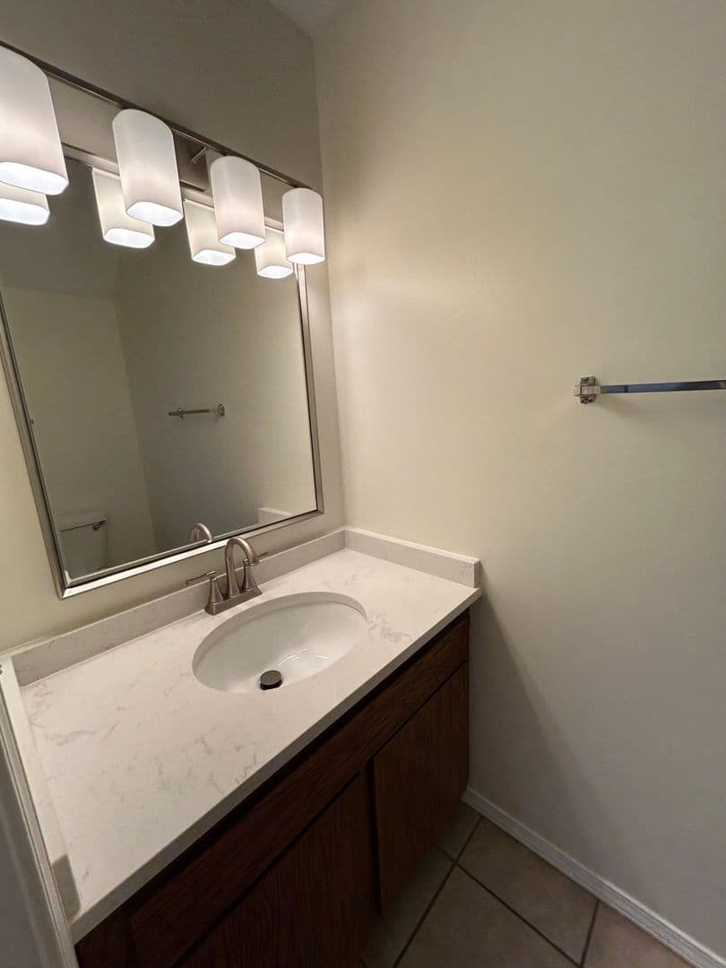 Russellville Apartment: 2751 - 2773 West D St.