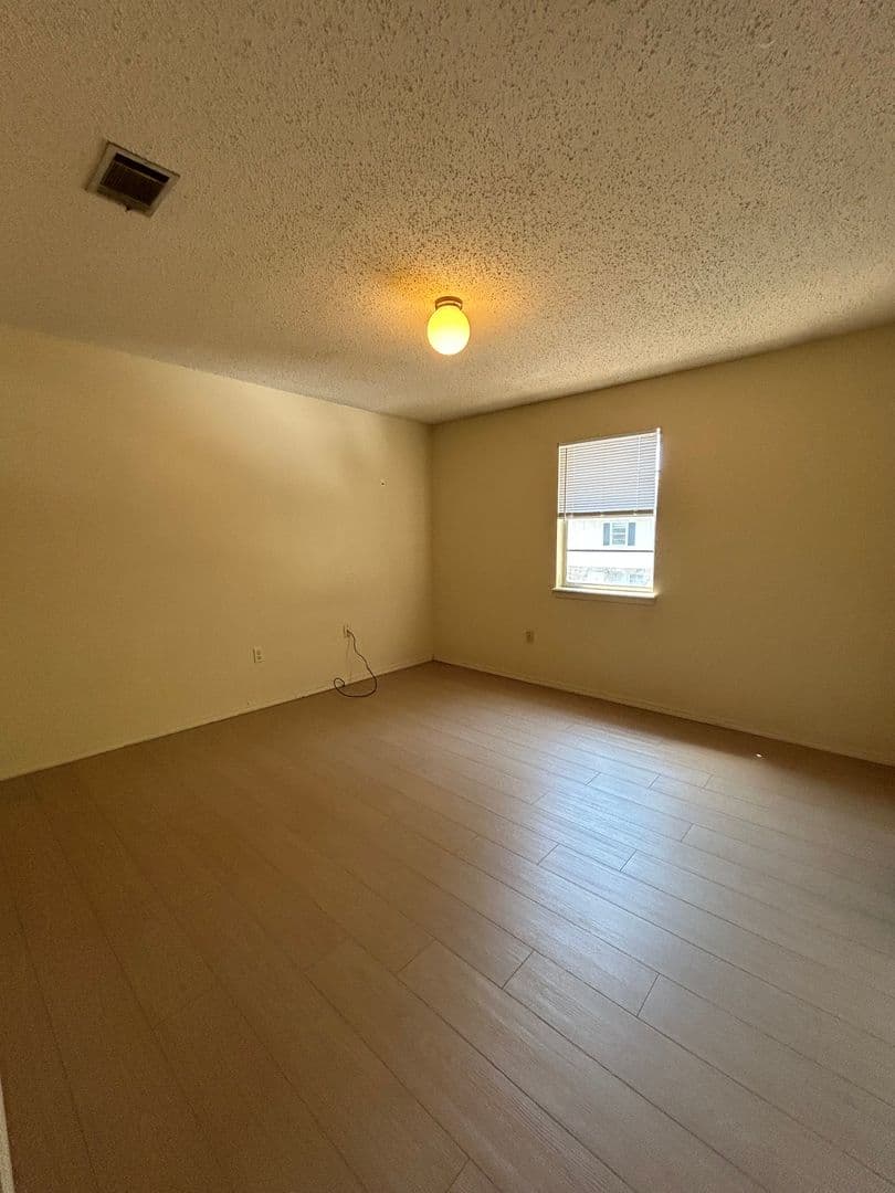 Russellville Apartment: 301 N Joplin Ave