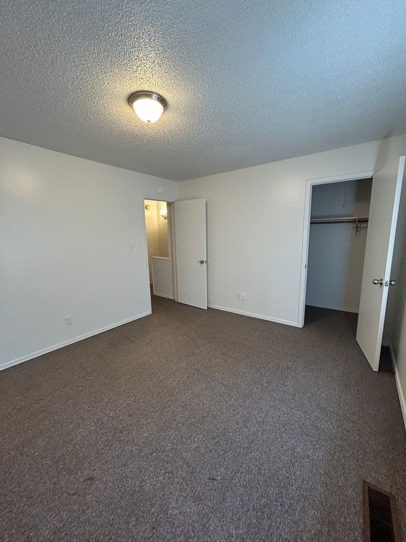 Russellville Apartment: 2751 - 2773 West D St.