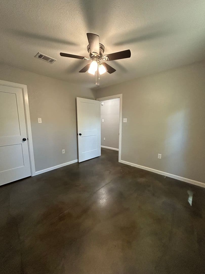Dardanelle Apartment: 1513 - 1519 N. 2nd St.
