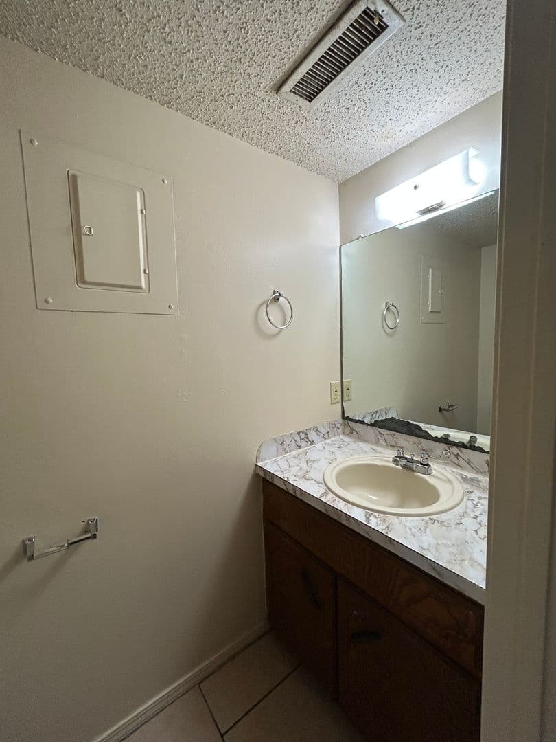 Russellville Apartment: 301 N Joplin Ave