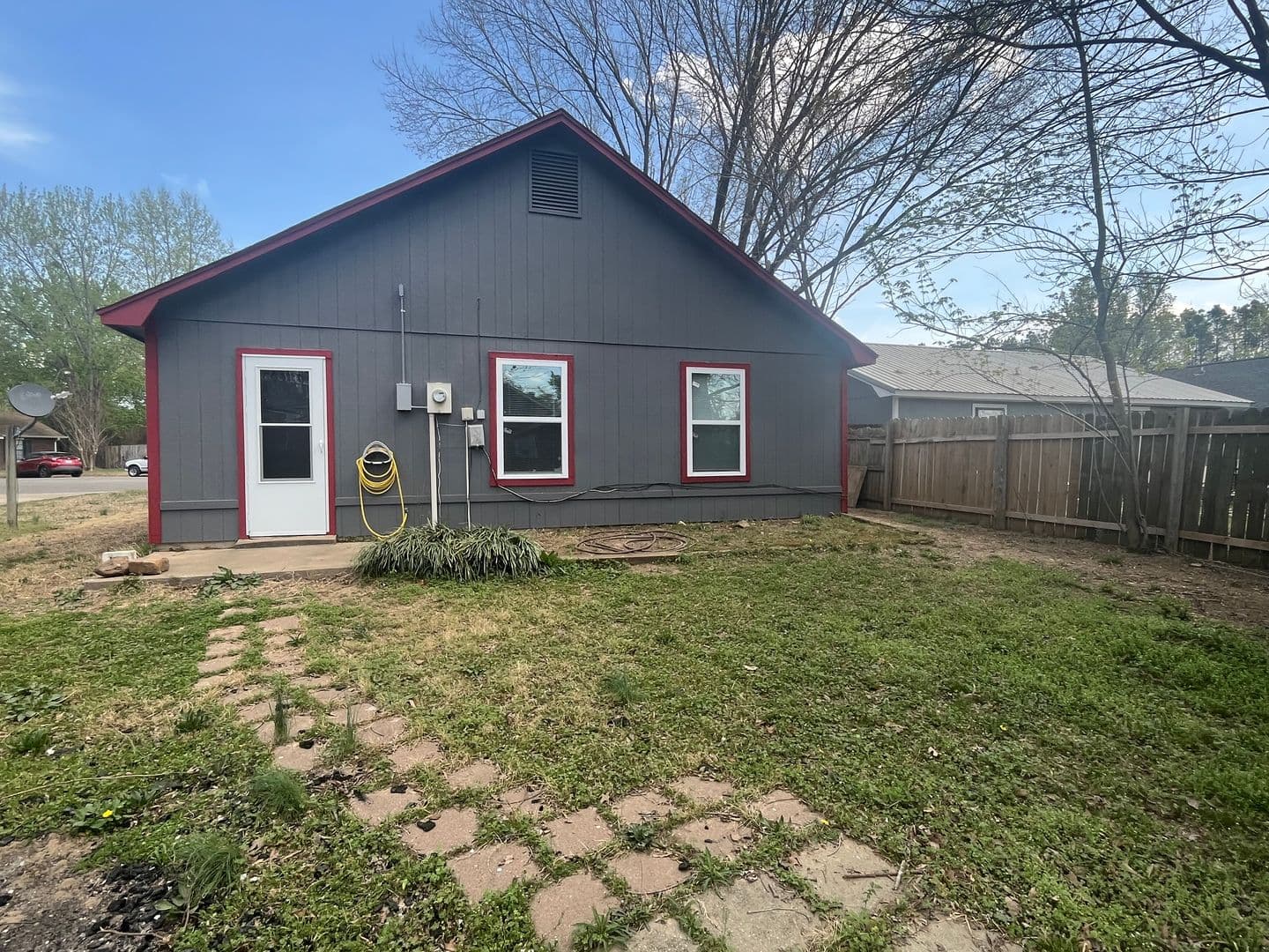 Russellville House: 2207 S. Hartford Cv.