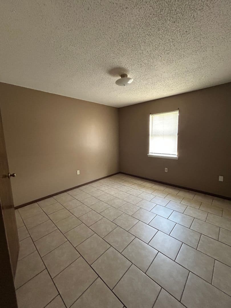 Dover Apartment: 72-112 Sequoya Dr.