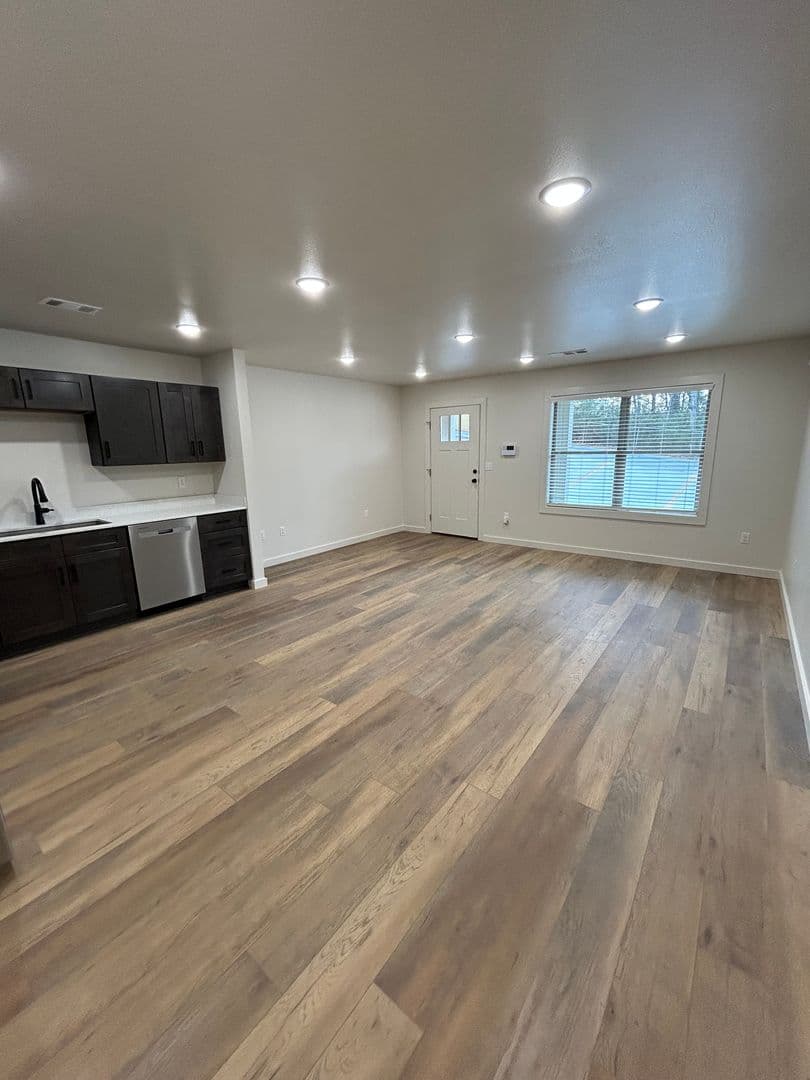 Russellville Apartment: 705 West 12th St.