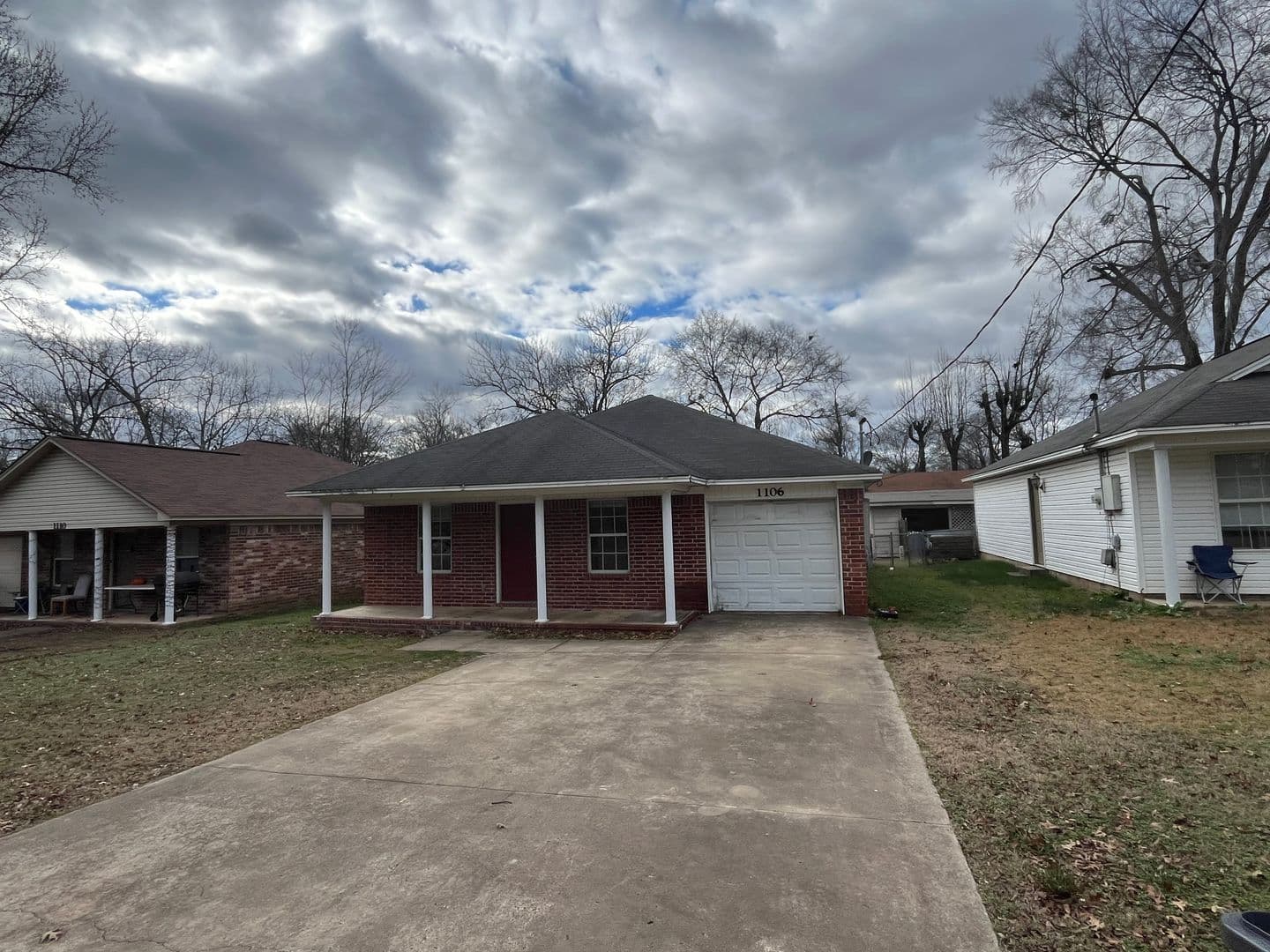 Russellville House: 1106 S Ithaca Ave