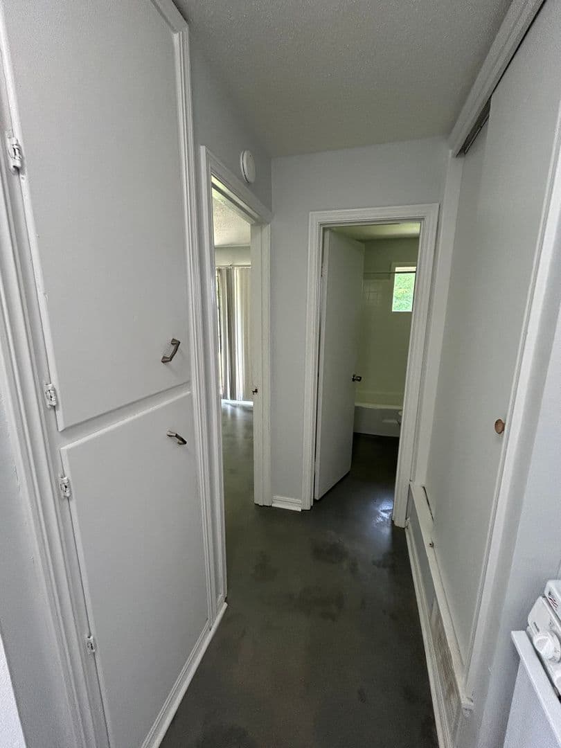 Russellville Apartment: 210 East Parkway A-D