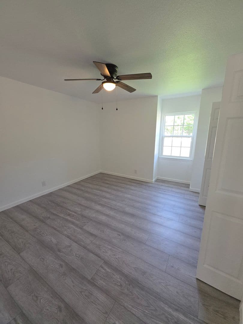 Russellville Apartment: 1300 - 1306 N. Greenwich