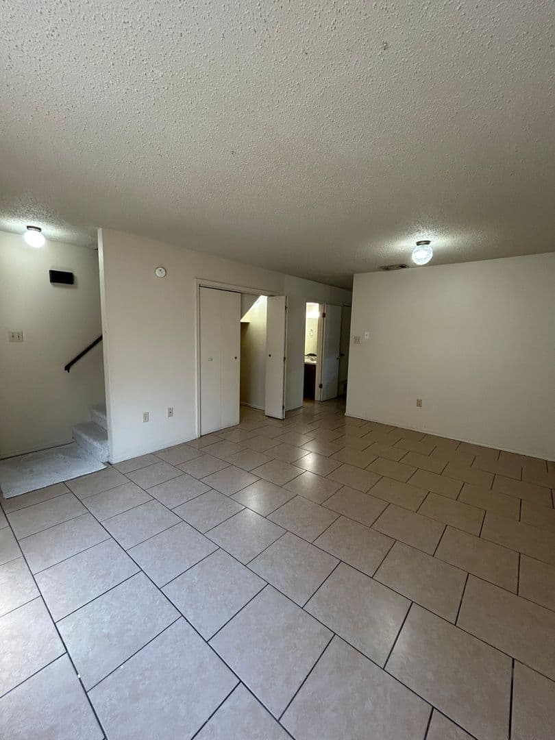 Russellville Apartment: 301 N Joplin Ave