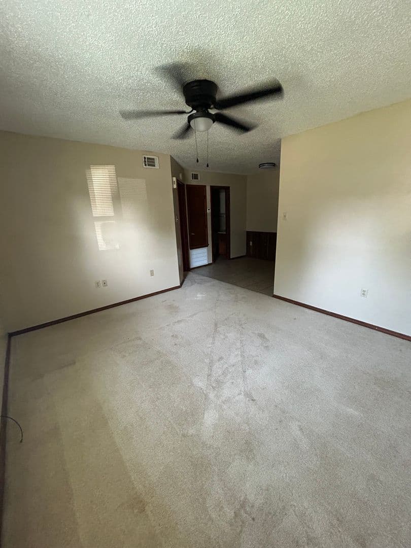 Russellville Apartment: 911-925 West 12th St.