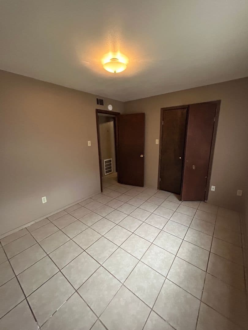 Dover Apartment: 72-112 Sequoya Dr.