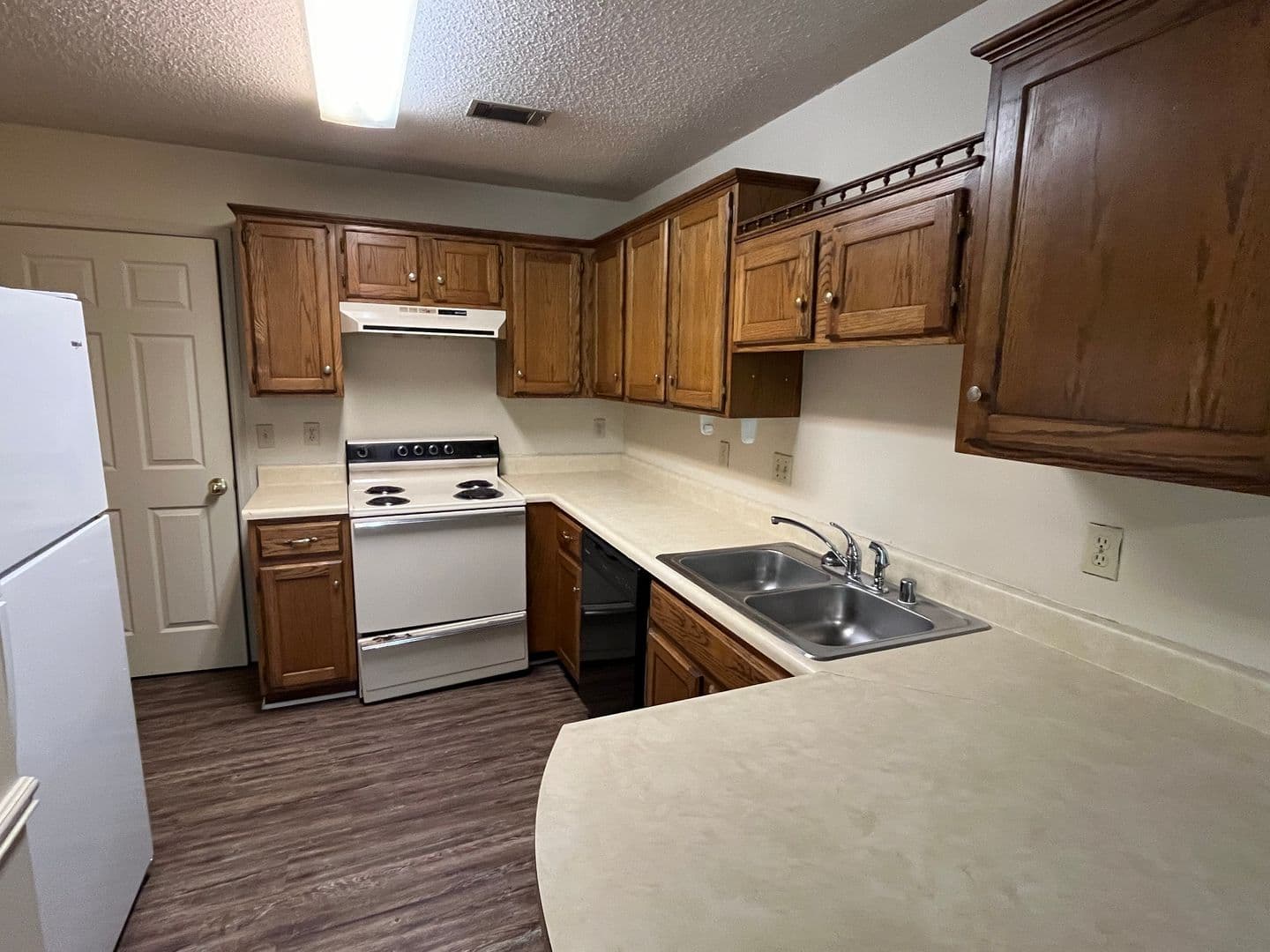 Russellville House: 1122 N Louisville Ave