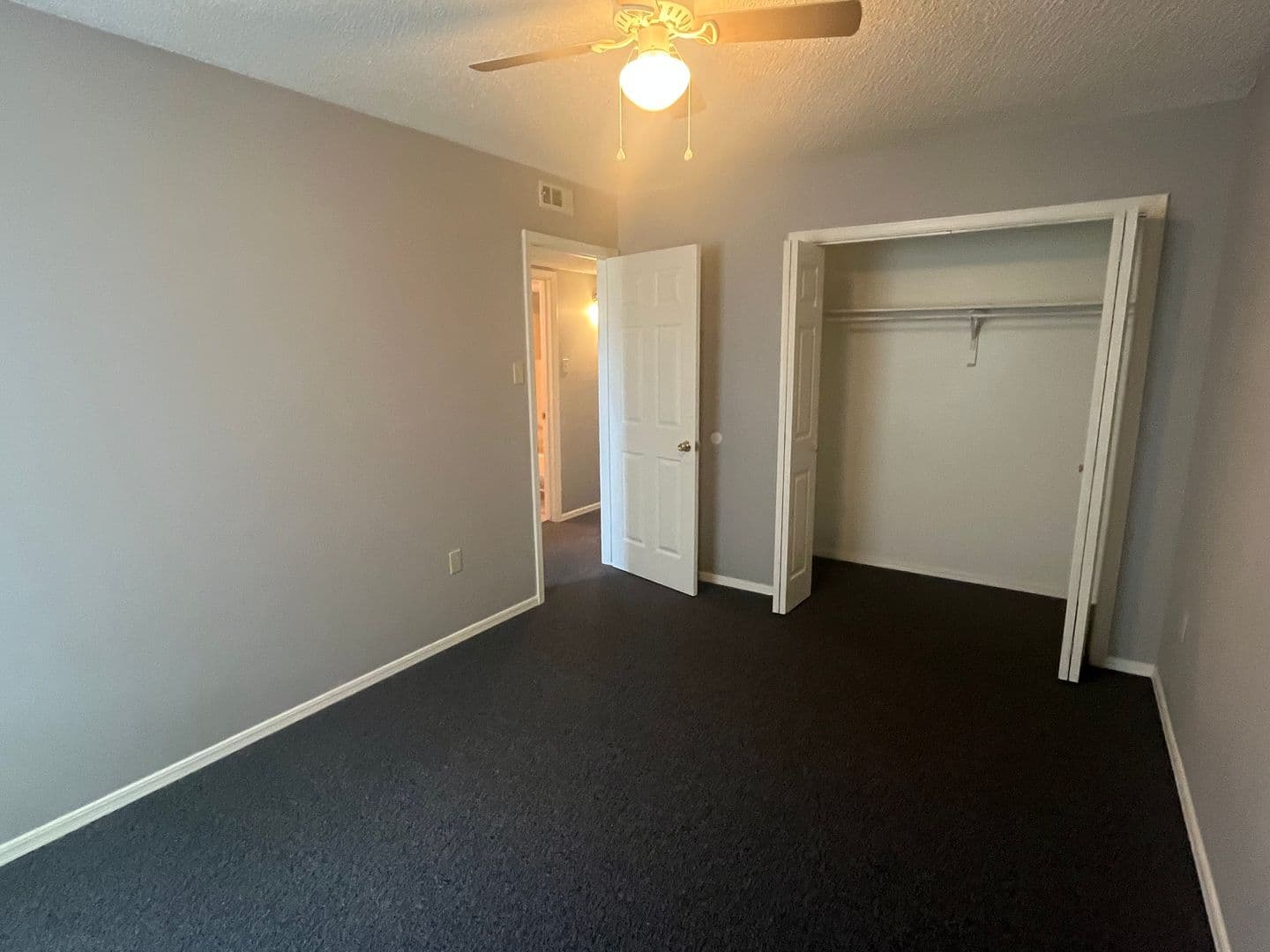 Russellville House: 2207 S. Hartford Cv.