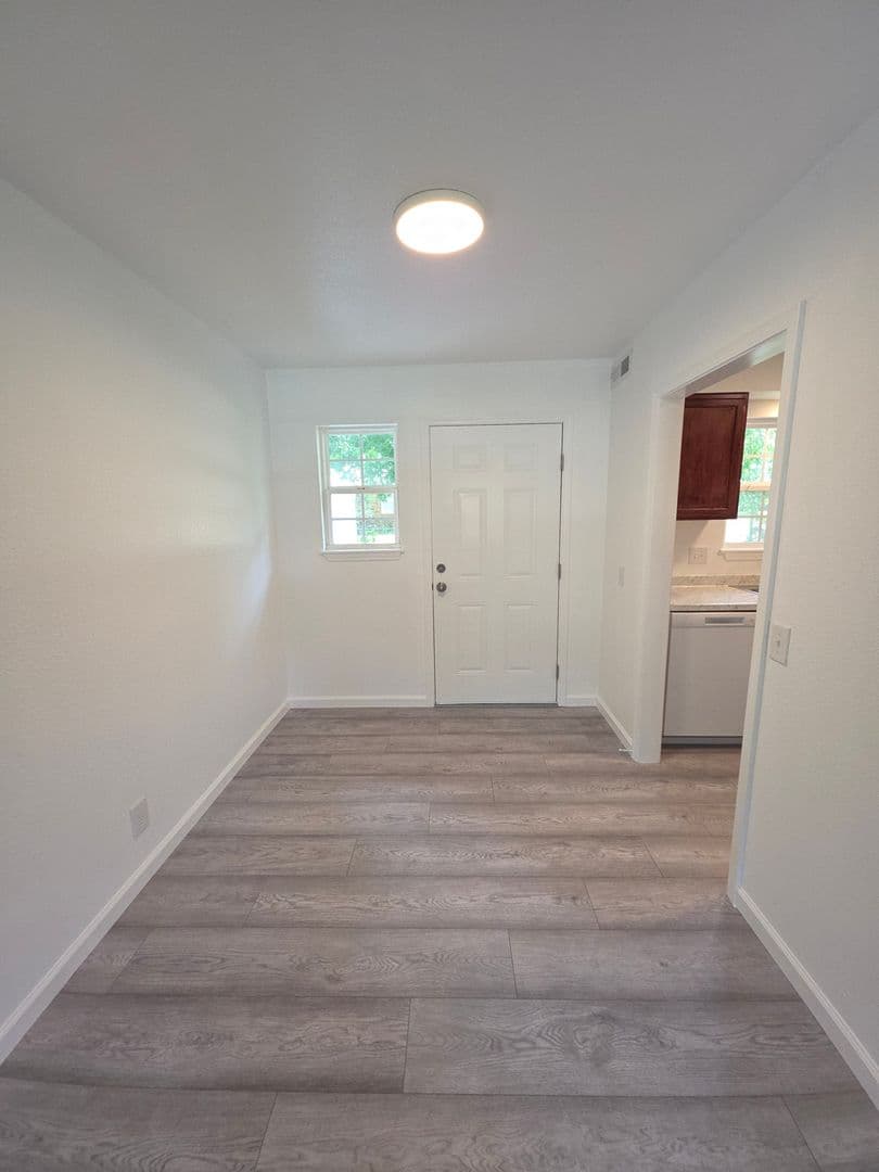 Russellville Apartment: 1300 - 1306 N. Greenwich