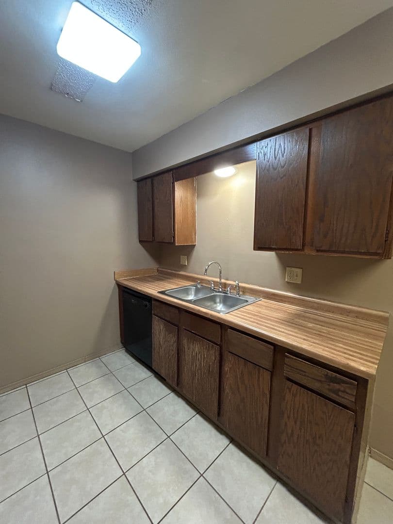 Dover Apartment: 72-112 Sequoya Dr.