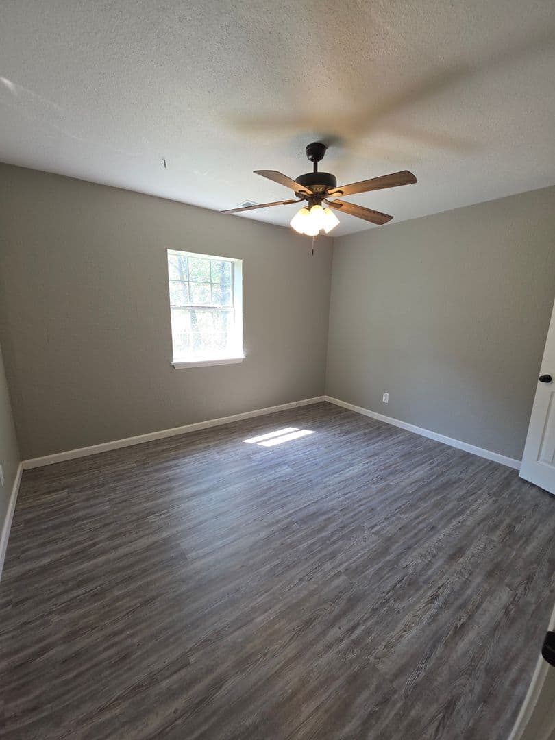 Danville House: 10101 Fawn Ln
