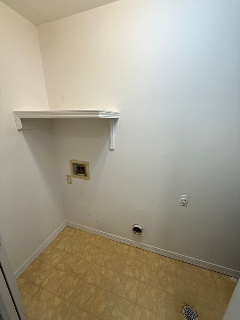 Russellville Apartment: 2607 West 12th Apt A