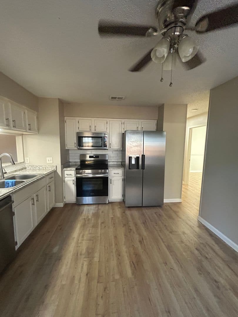 Russellville House: 2206 Timberwood Ln