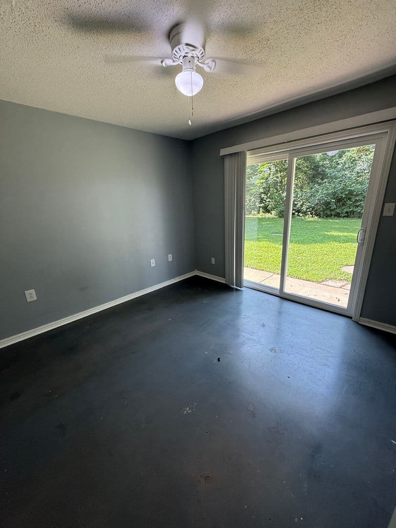 Russellville Apartment: 210 East Parkway A-D