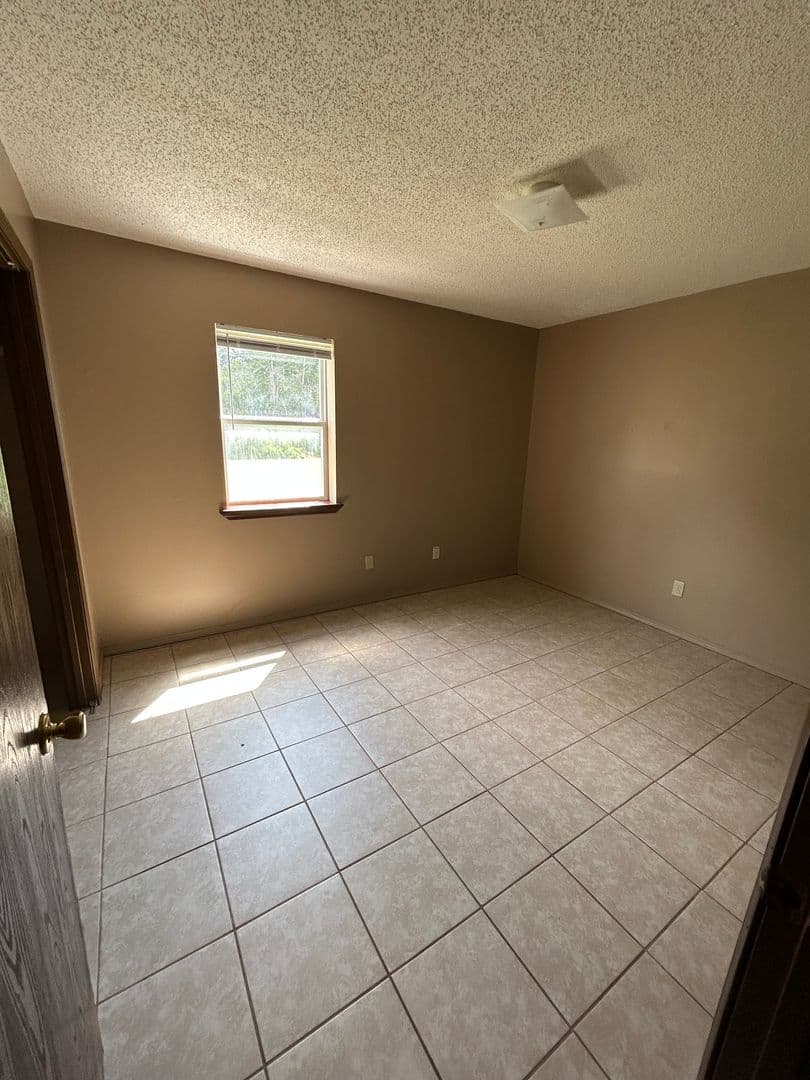 Dover Apartment: 72-112 Sequoya Dr.