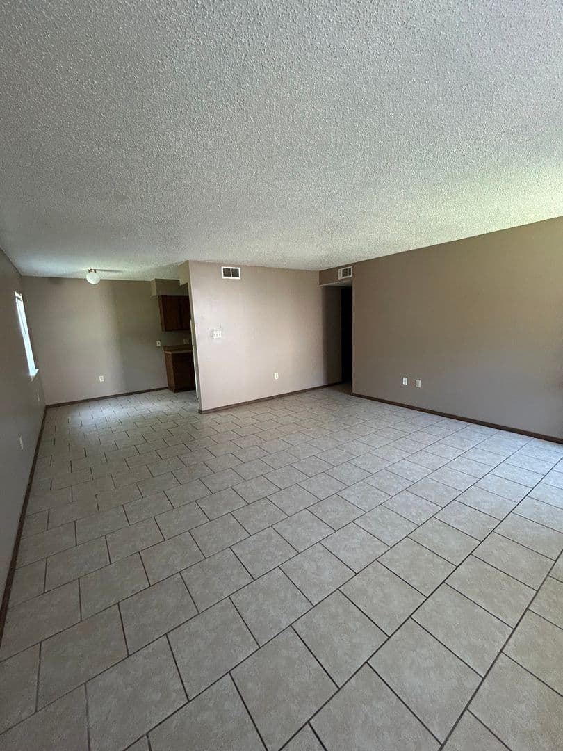 Dover Apartment: 72-112 Sequoya Dr.