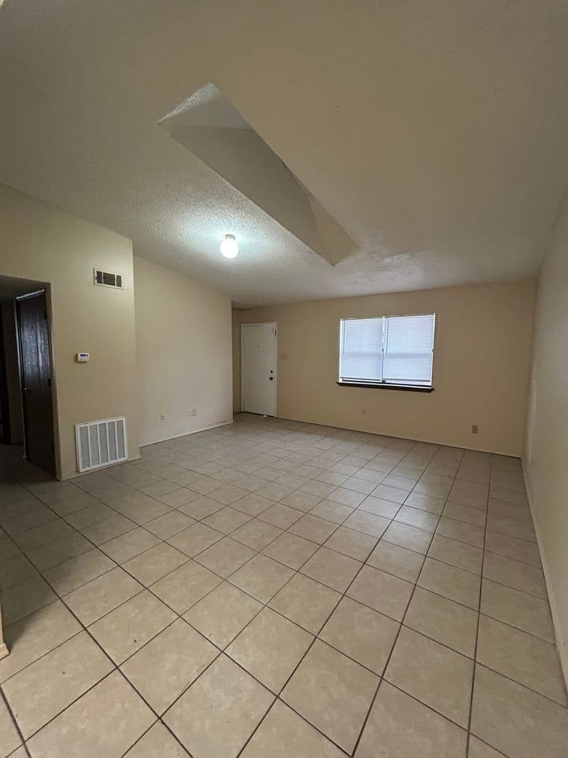 Dover Apartment: 72-112 Sequoya Dr.