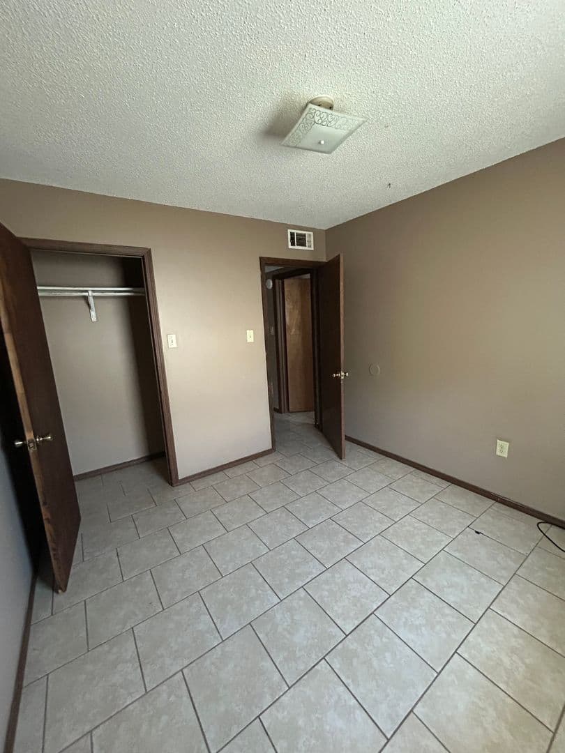 Dover Apartment: 72-112 Sequoya Dr.