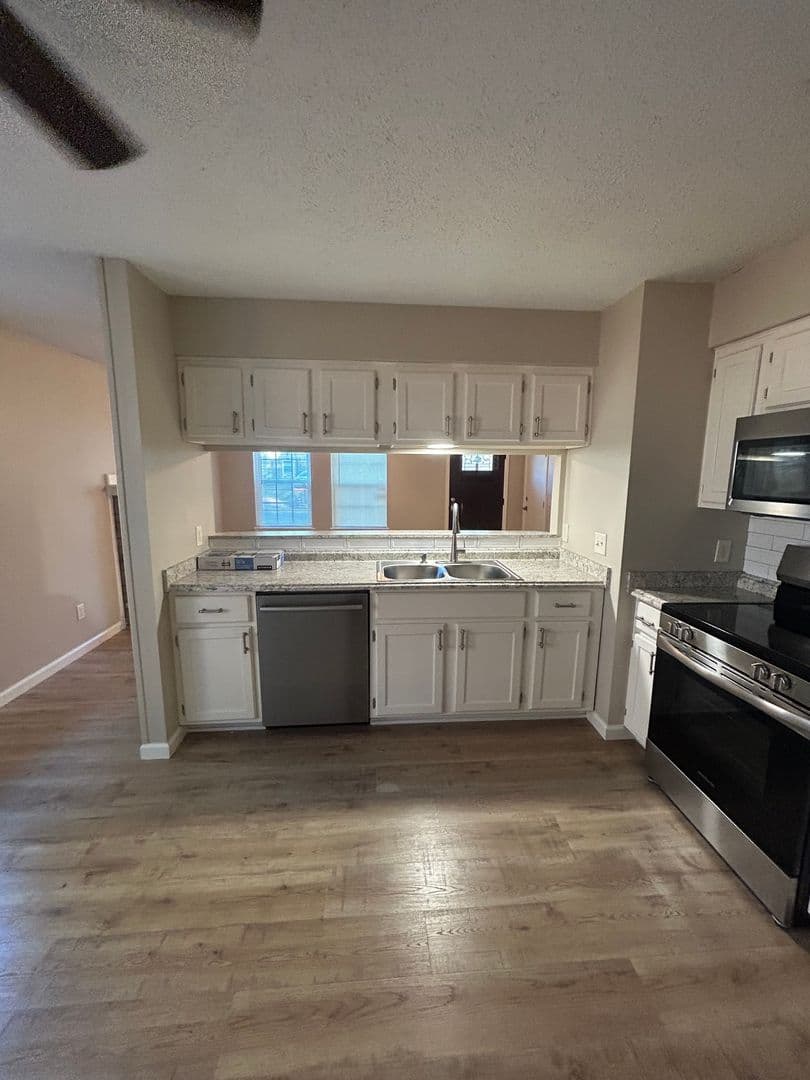 Russellville House: 2206 Timberwood Ln