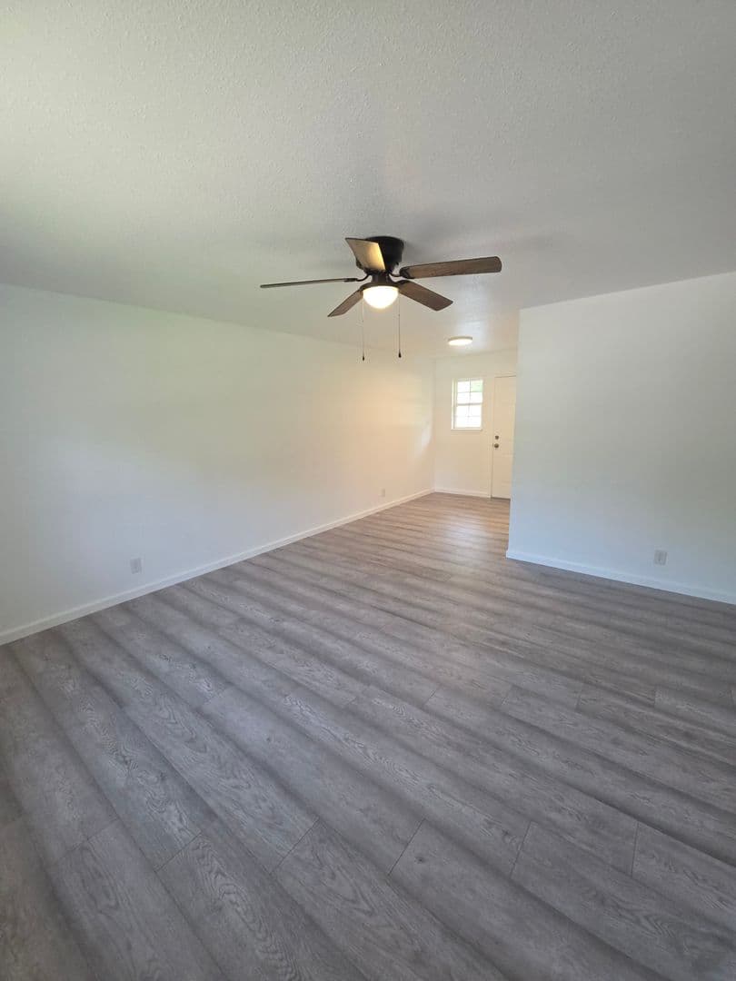 Russellville Apartment: 1300 - 1306 N. Greenwich