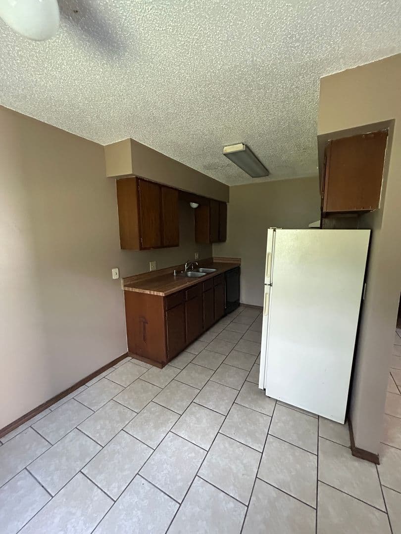 Dover Apartment: 72-112 Sequoya Dr.