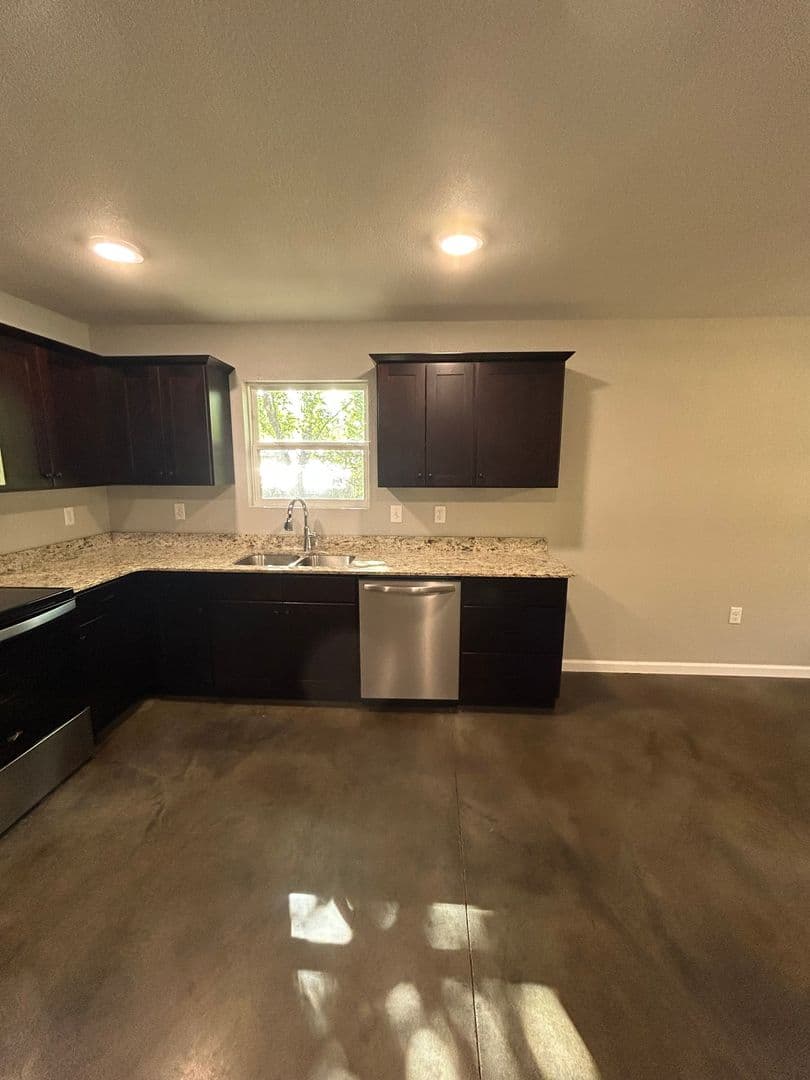 Dardanelle Apartment: 1513 - 1519 N. 2nd St.