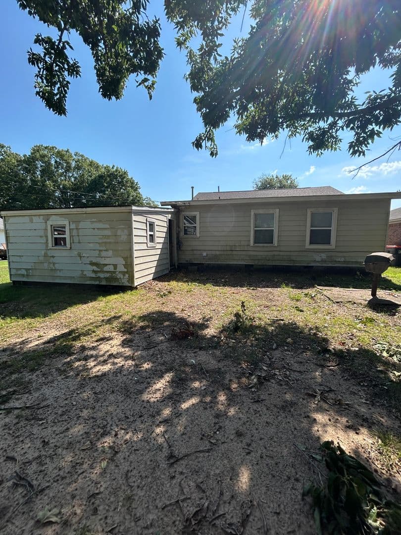 Russellville House: 803 N Denver Ave