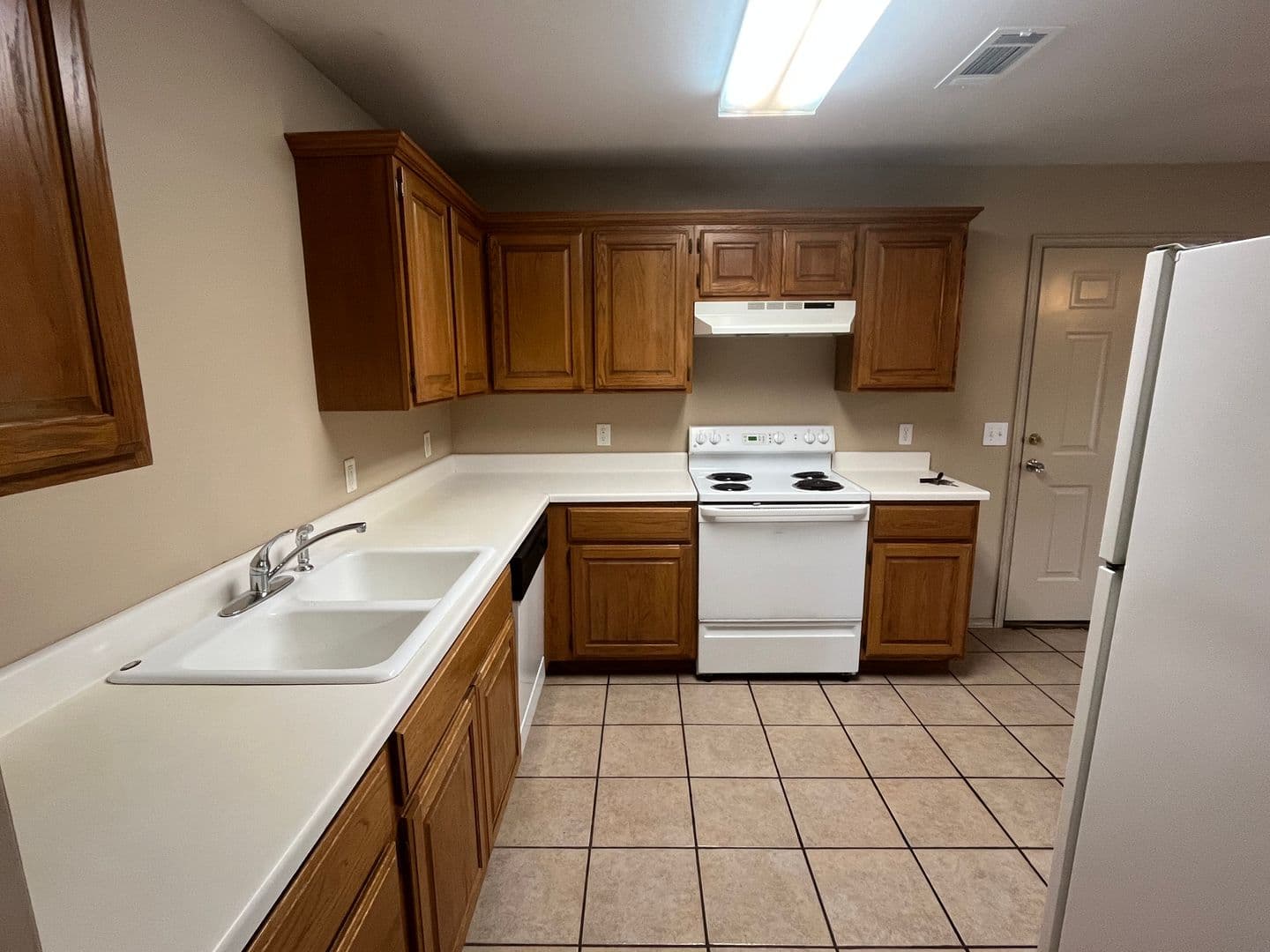 Russellville House: 1106 S Ithaca Ave