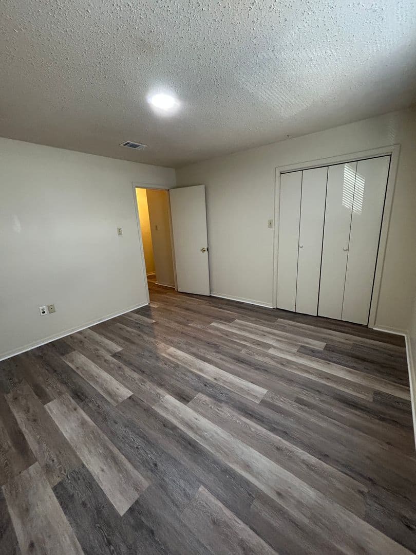 Russellville Apartment: 301 N Joplin Ave
