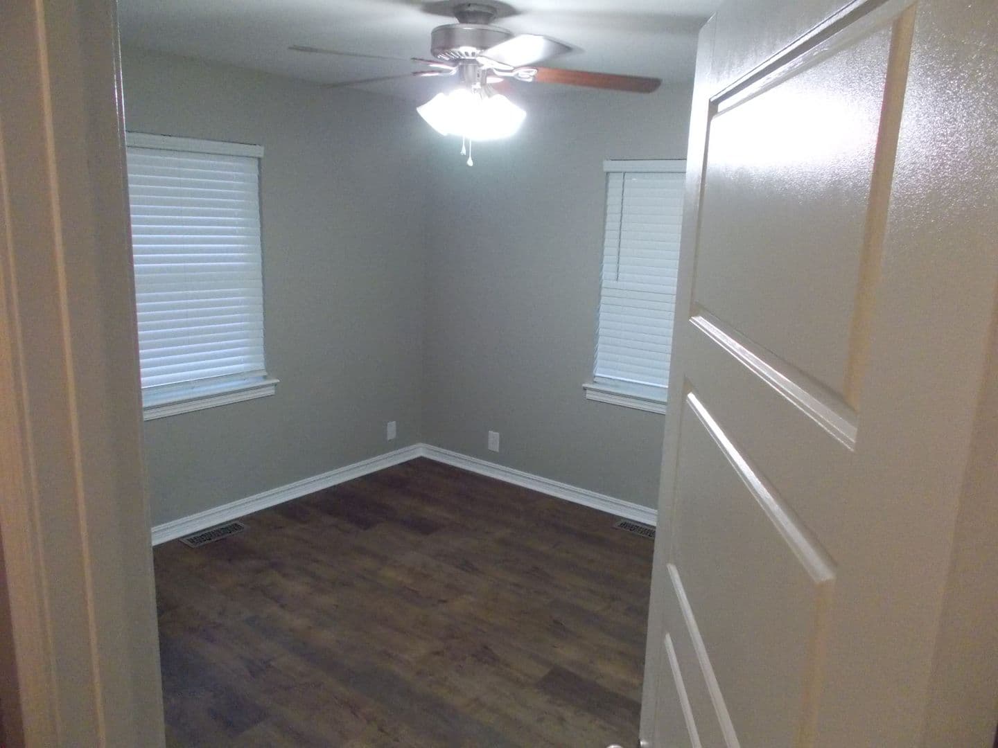 Russellville House: 215 S Seattle Ave