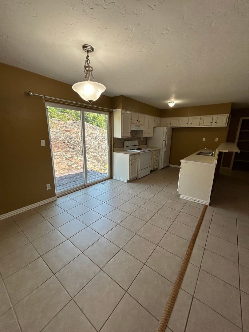 Russellville Apartment: 432 Dwight Mission Rd 22A