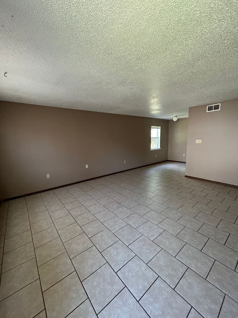 Dover Apartment: 72-112 Sequoya Dr.